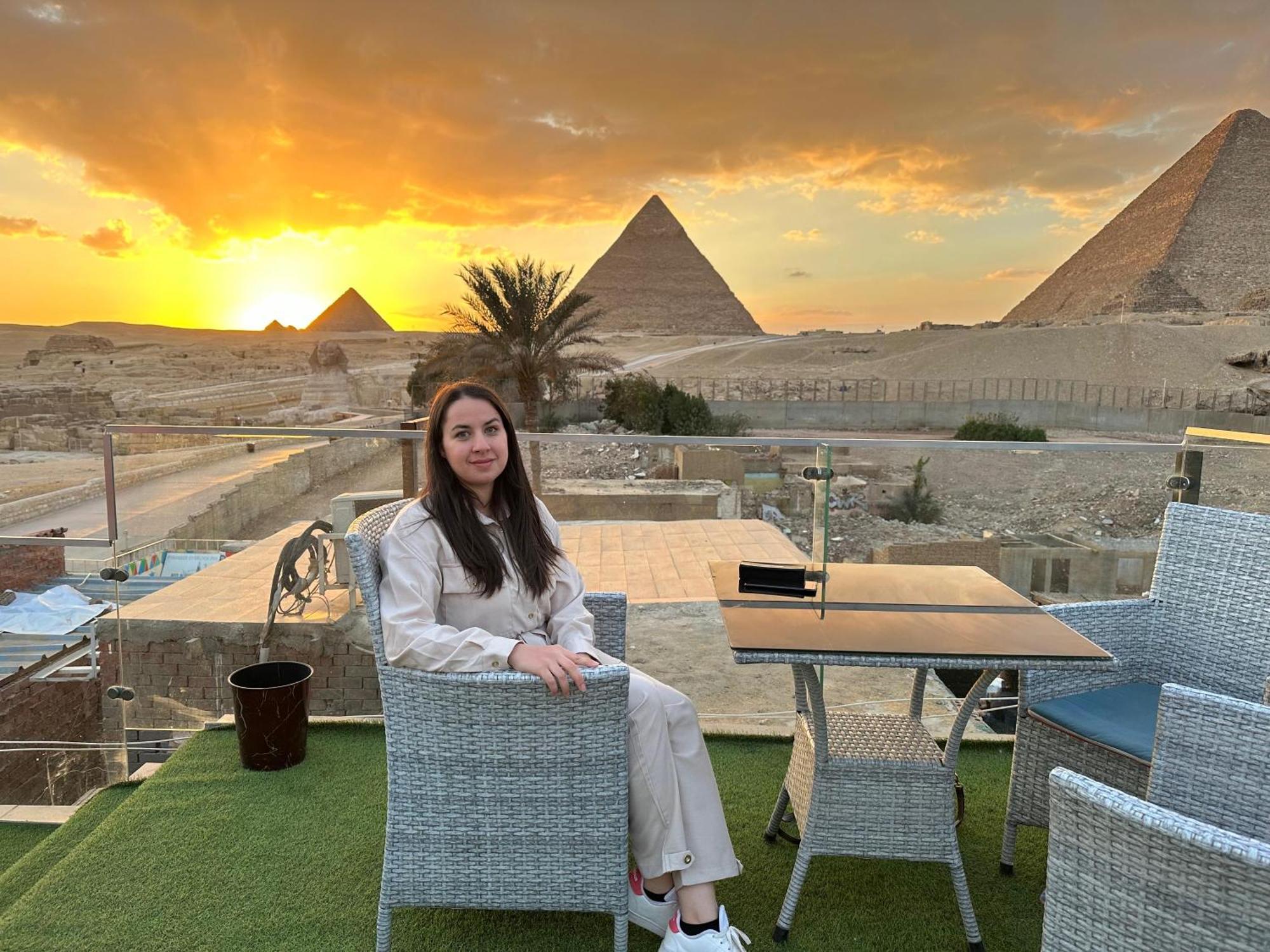 Golden Scarab Pyramids Hotel Kafret el-Gabal Kültér fotó