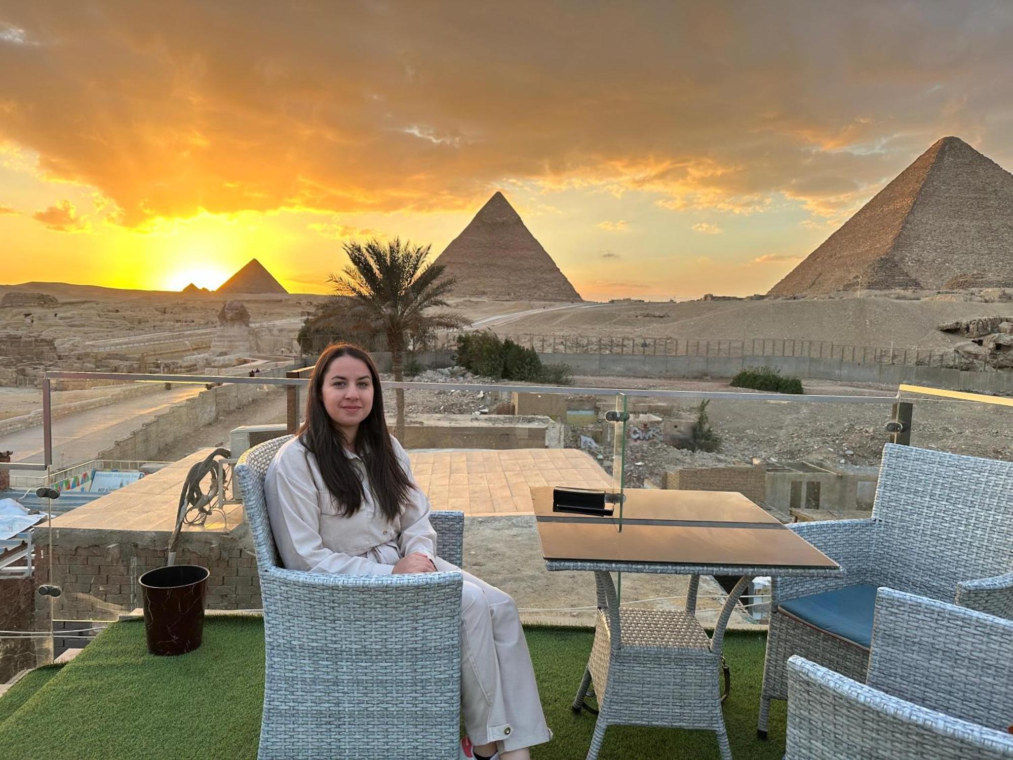 Golden Scarab Pyramids Hotel Kafret el-Gabal Kültér fotó