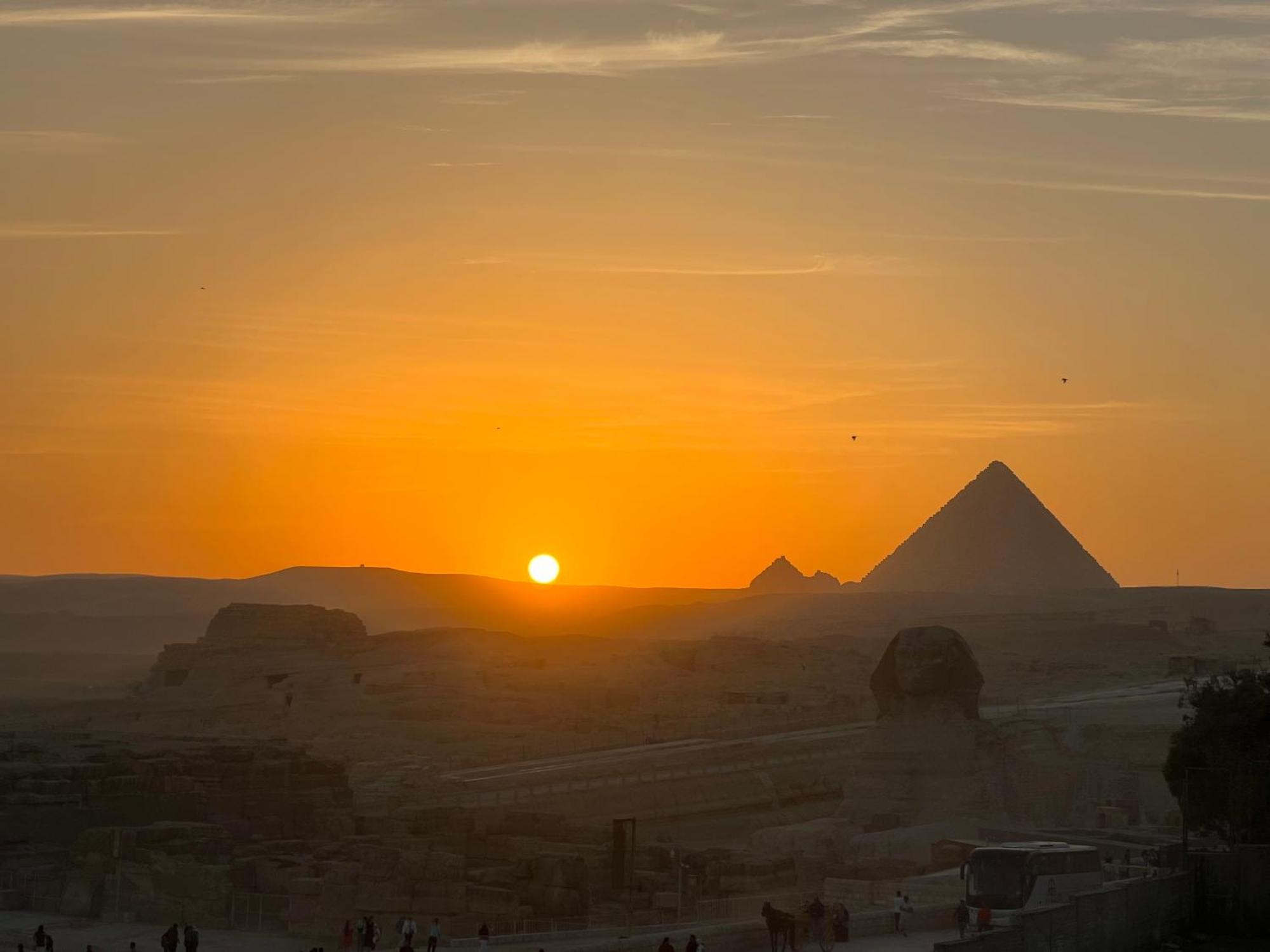 Golden Scarab Pyramids Hotel Kafret el-Gabal Kültér fotó
