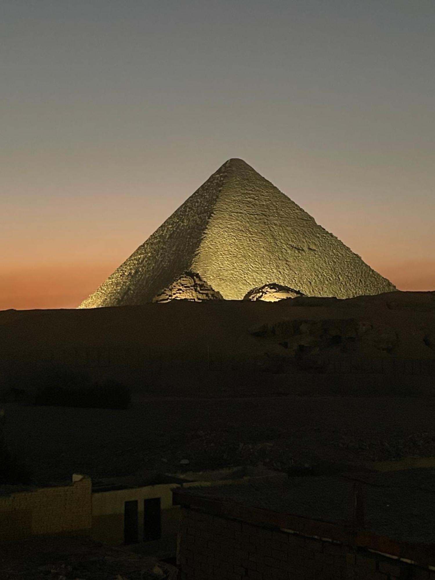 Golden Scarab Pyramids Hotel Kafret el-Gabal Kültér fotó