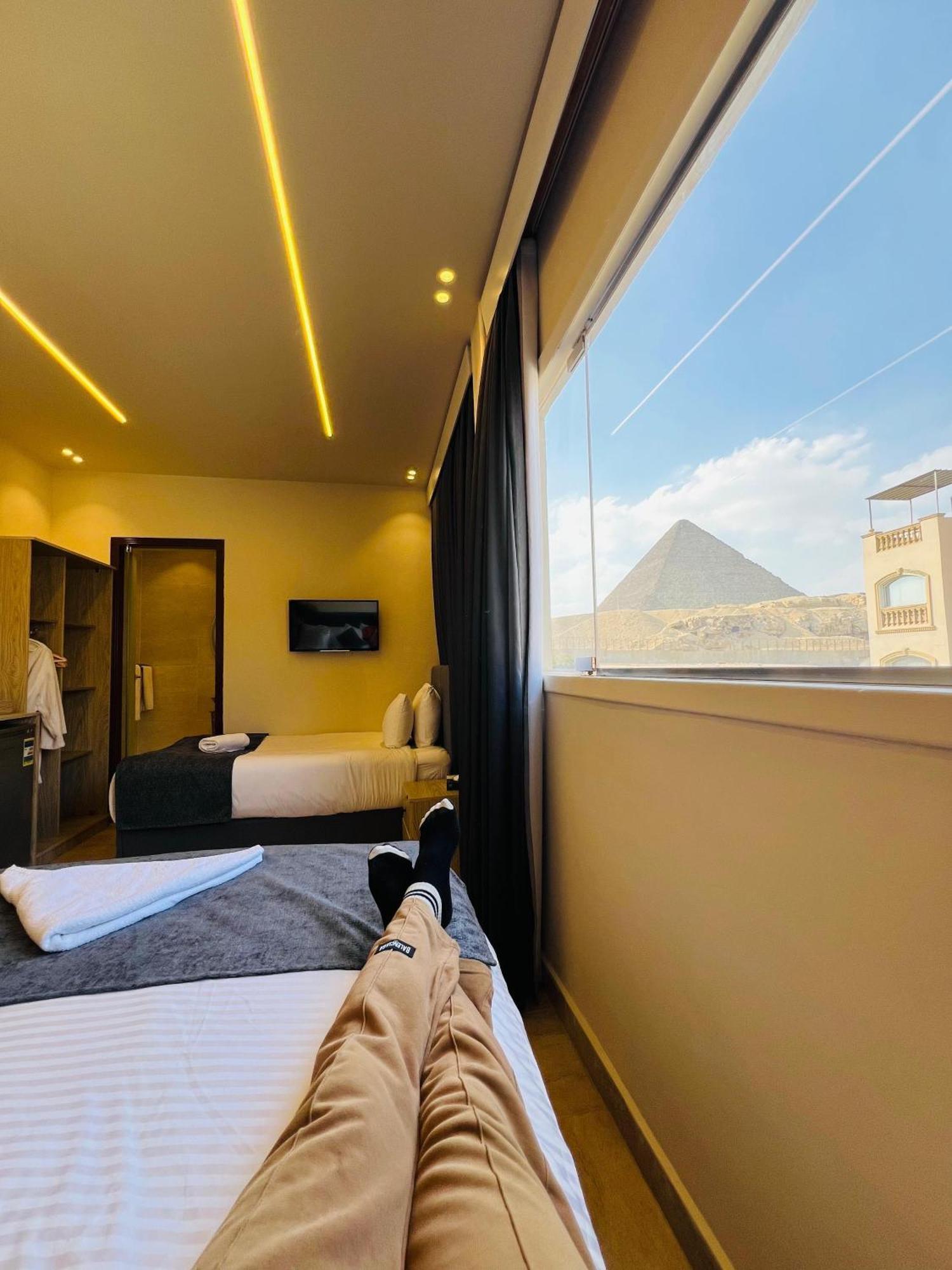 Golden Scarab Pyramids Hotel Kafret el-Gabal Kültér fotó